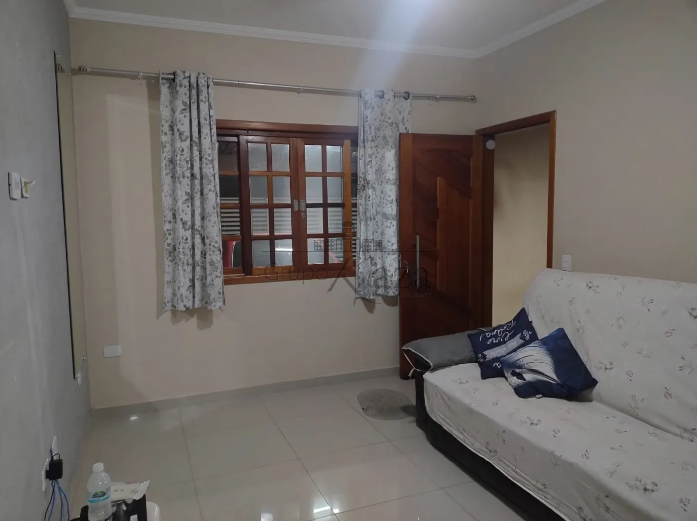Foto 1 de Casa Geminada em Jardim Portugal, São José dos Campos - imagem 1 Foto 1 de Casa Geminada em Jardim Portugal, São José dos Campos - imagem 1