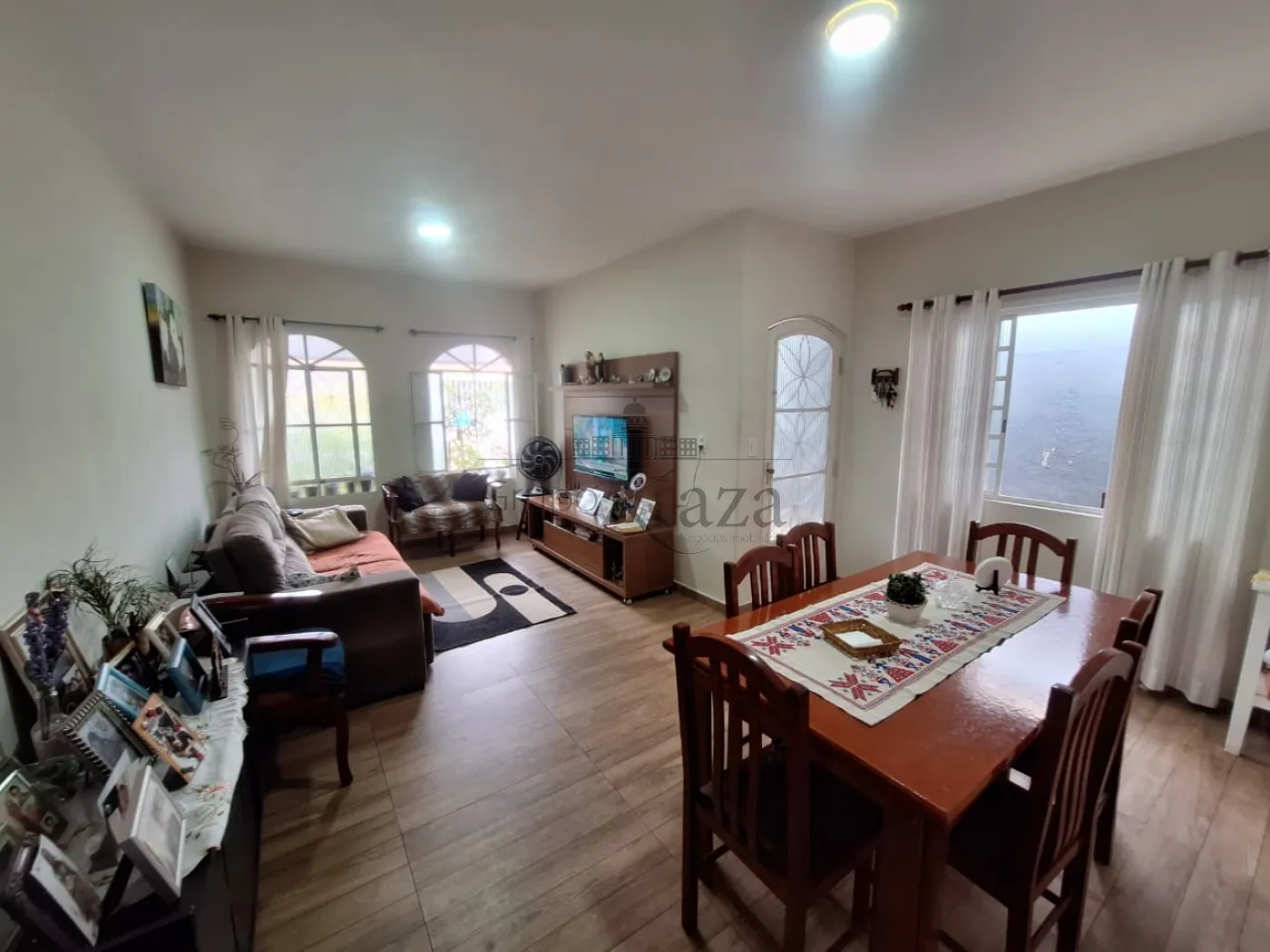 Foto 1 de Casa Padrão em Bosque dos Eucaliptos, São José dos Campos - imagem 1 Foto 1 de Casa Padrão em Bosque dos Eucaliptos, São José dos Campos - imagem 1