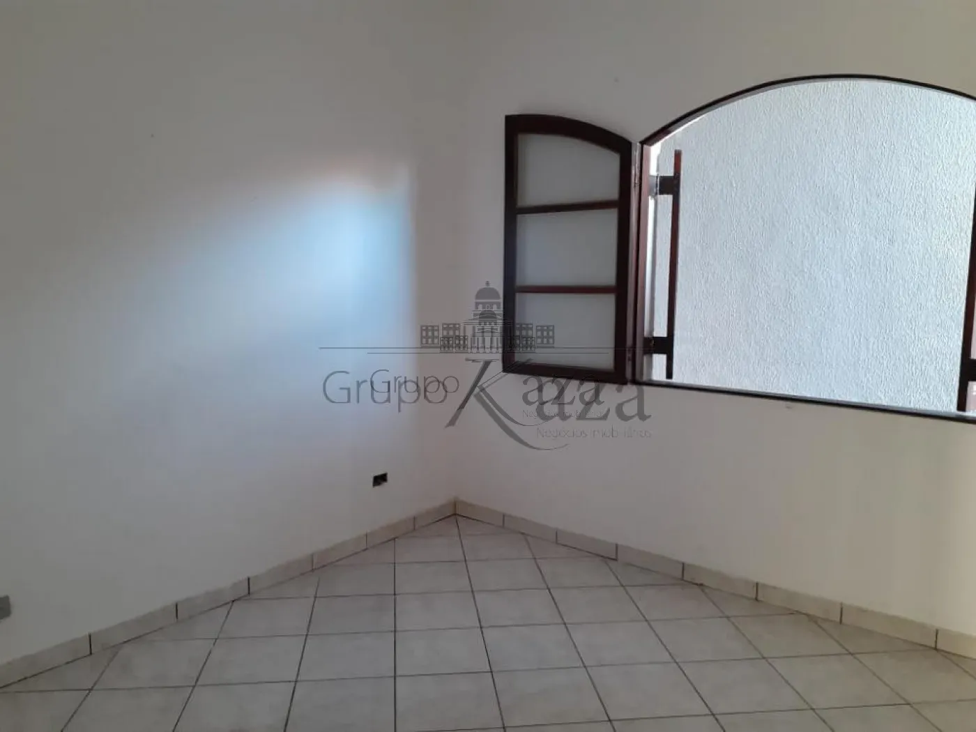 Foto 1 de Casa Térrea em Jardim Bela Vista, São José dos Campos - imagem 1 Foto 1 de Casa Térrea em Jardim Bela Vista, São José dos Campos - imagem 1
