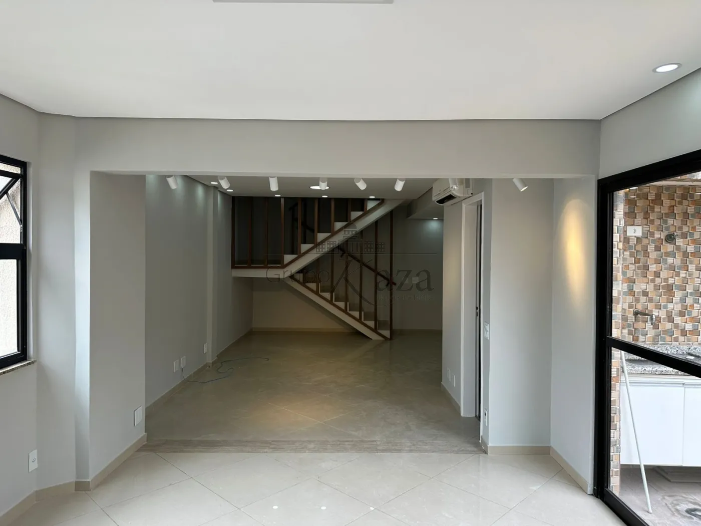 Foto 1 de Apartamento Cobertura Duplex em Morumbi, São Paulo - imagem 1 Foto 1 de Apartamento Cobertura Duplex em Morumbi, São Paulo - imagem 1