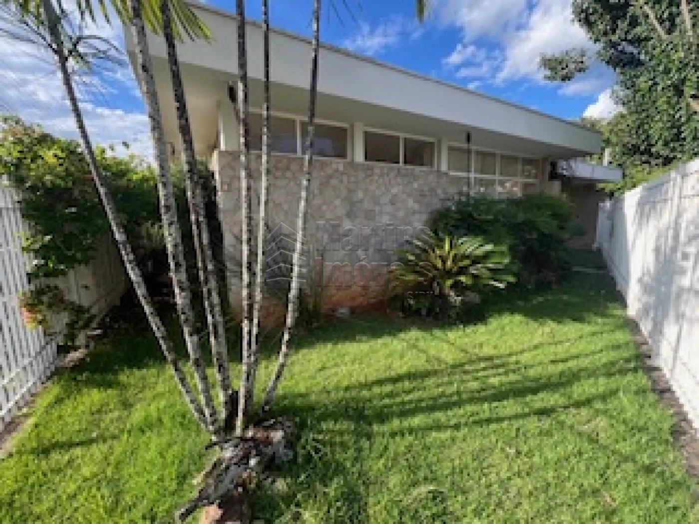 Alugar Casa / Padr&atilde;o em S&atilde;o Jo&atilde;o da Boa Vista R$ 3.500,00 - Foto 2