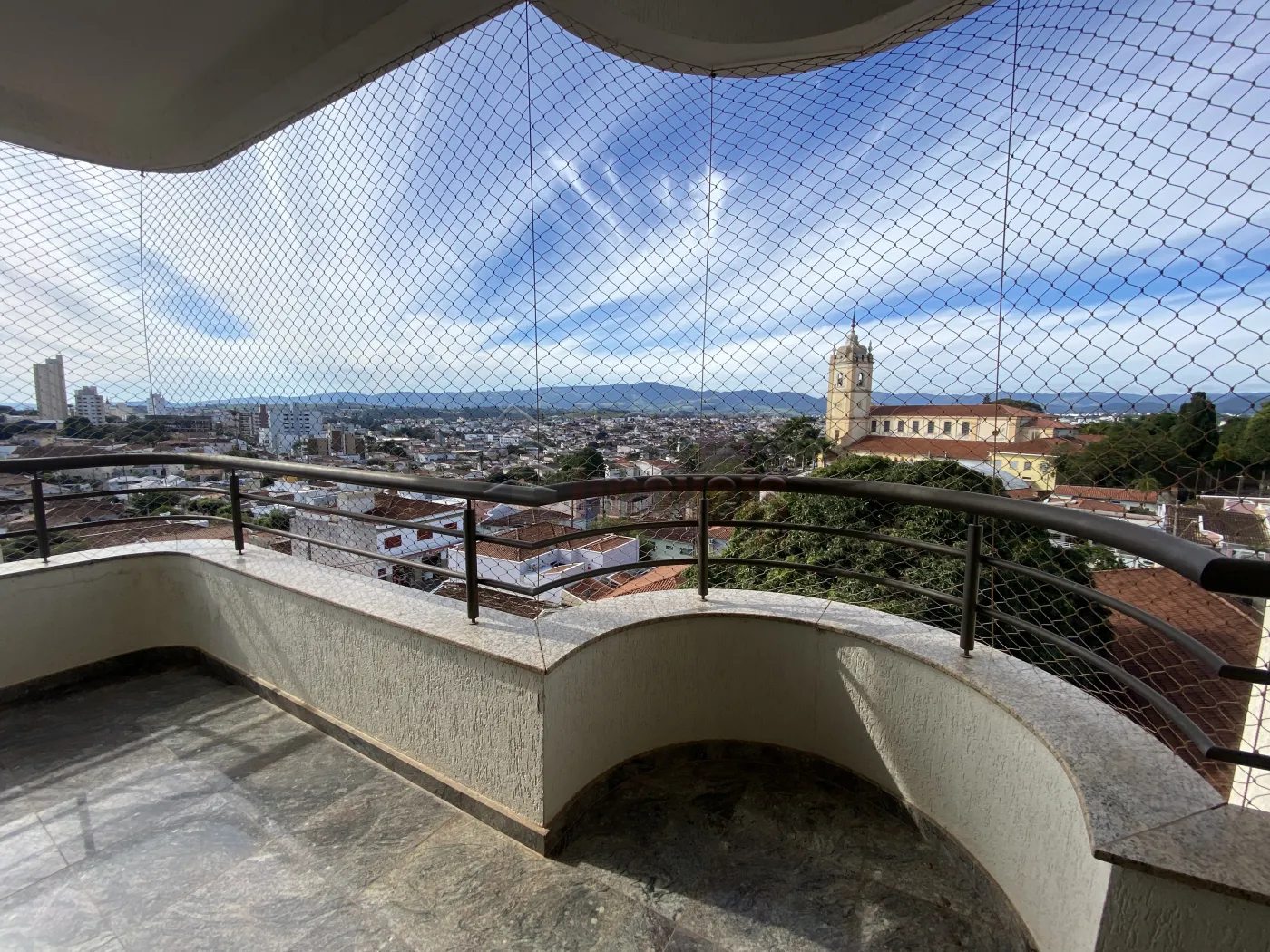 Alugar Apartamento / Padr&atilde;o em S&atilde;o Jo&atilde;o da Boa Vista R$ 1.300,00 - Foto 9