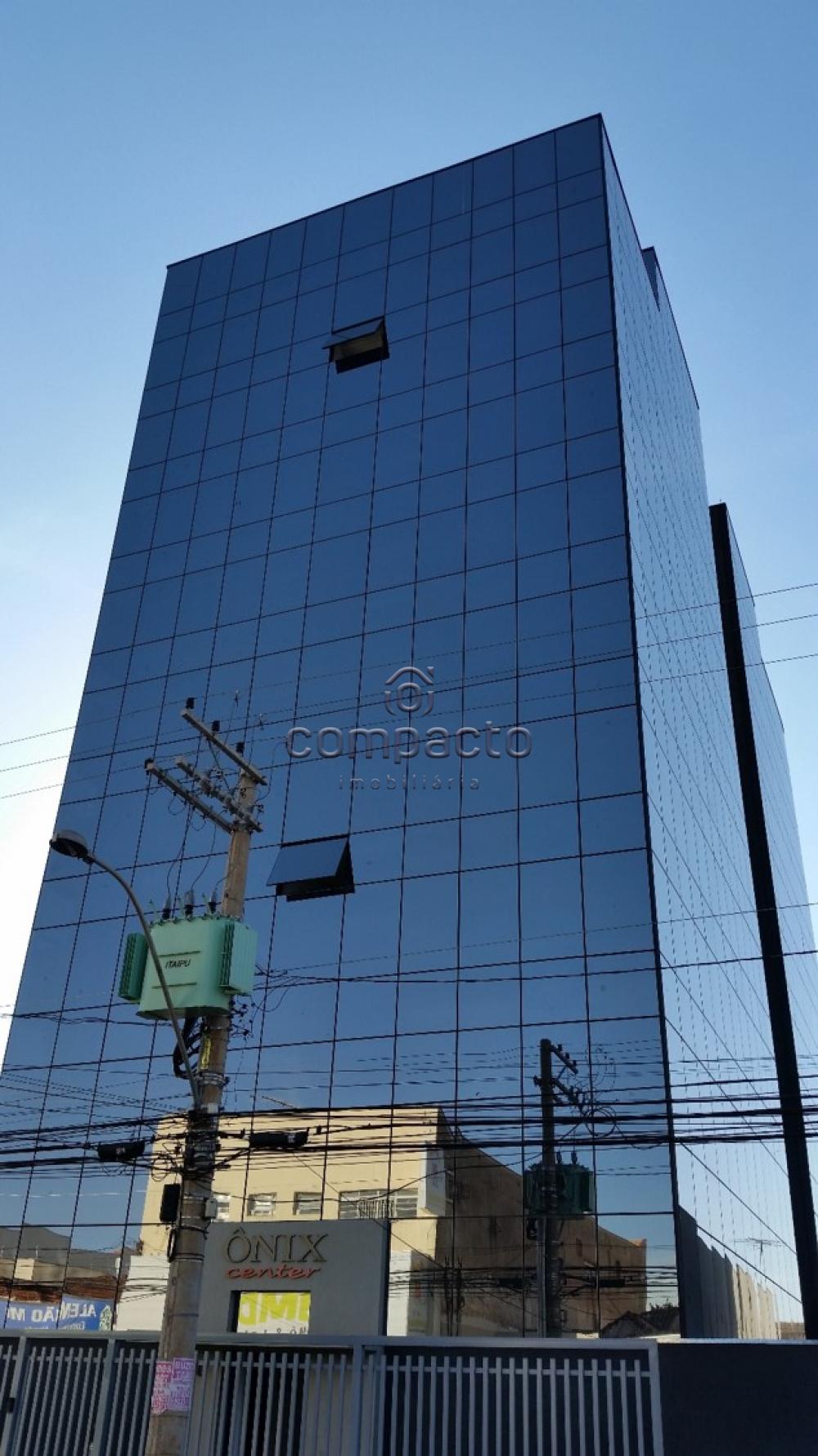 Sala Comercial | 41m² | 2 Banheiros | 1 Vaga | Zona Central