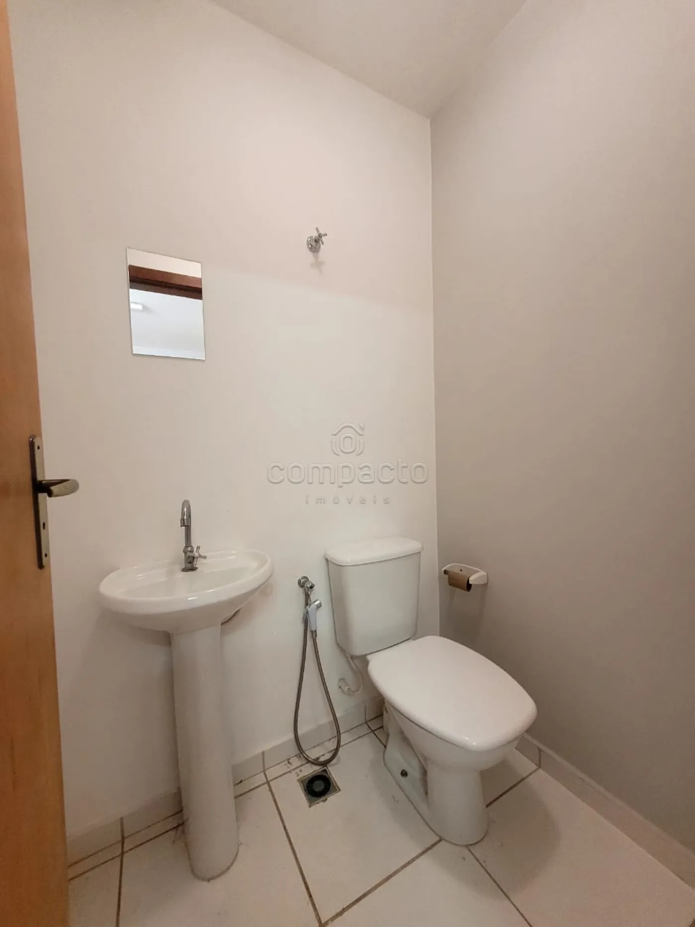 Alugar Comercial / SalaLoja Condom&iacute;nio em S&atilde;o Jos&eacute; do Rio Preto R$ 1.400,00 - Foto 4