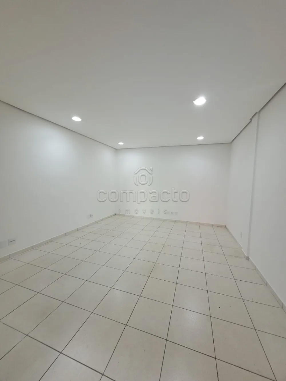 Alugar Comercial / SalaLoja Condom&iacute;nio em S&atilde;o Jos&eacute; do Rio Preto R$ 2.500,00 - Foto 2