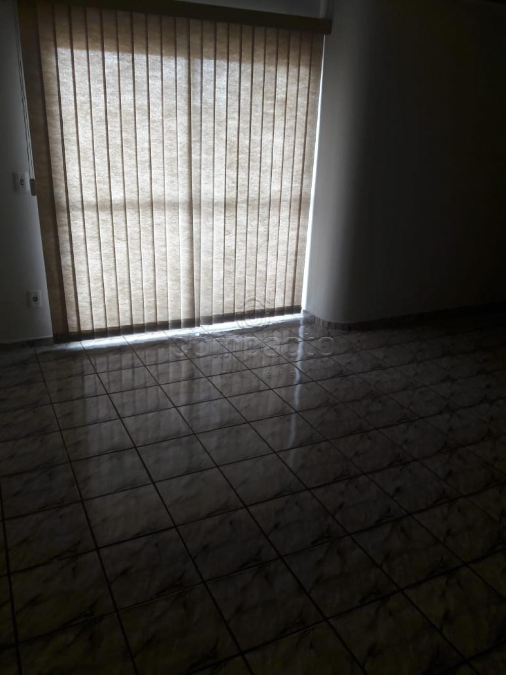 Apartamento 2 Dormitórios (1 Suíte) | Sacada | Excelente Distribuição