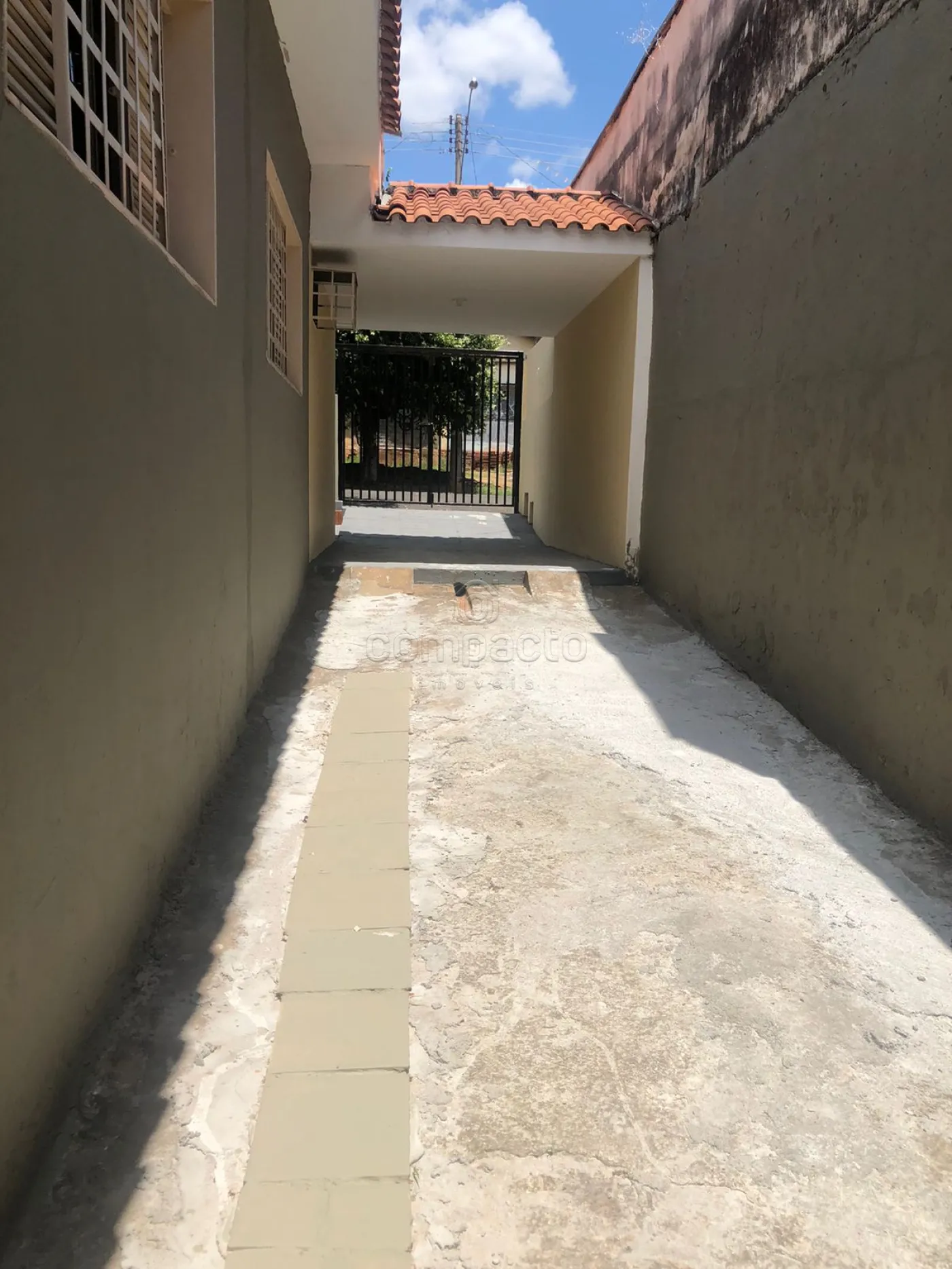 Alugar Casa / Padr&atilde;o em S&atilde;o Jos&eacute; do Rio Preto R$ 1.590,00 - Foto 24