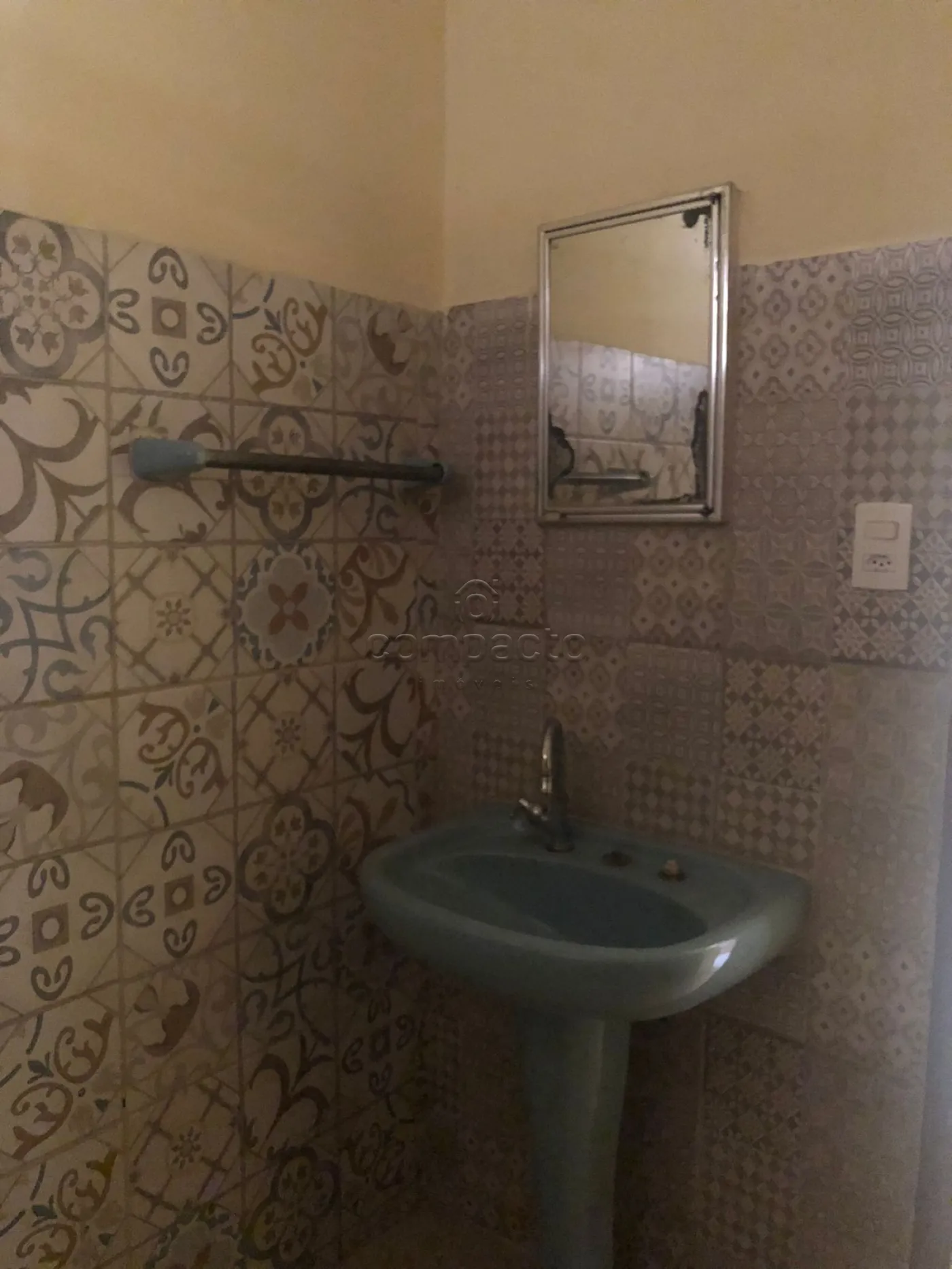 Alugar Casa / Padr&atilde;o em S&atilde;o Jos&eacute; do Rio Preto R$ 1.590,00 - Foto 16