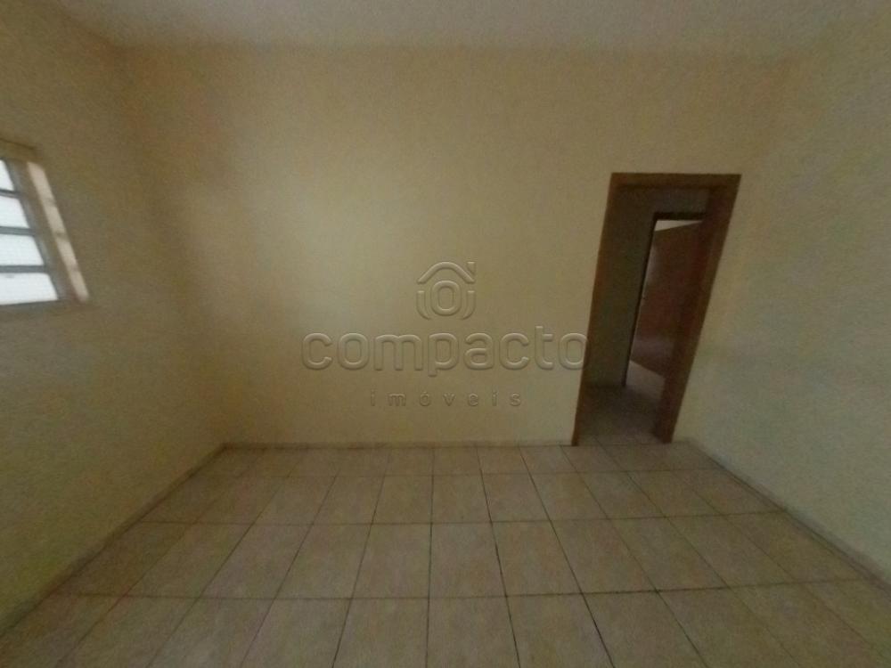 Alugar Casa / Padr&atilde;o em S&atilde;o Jos&eacute; do Rio Preto R$ 1.590,00 - Foto 9