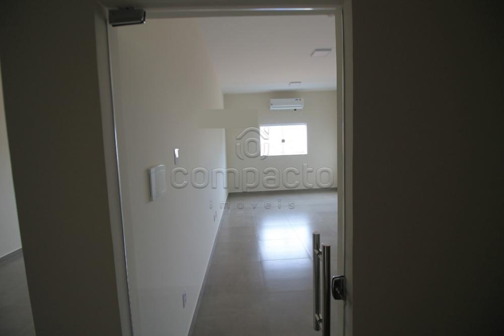 Alugar Comercial / SalaLoja Condom&iacute;nio em S&atilde;o Jos&eacute; do Rio Preto R$ 1.300,00 - Foto 4