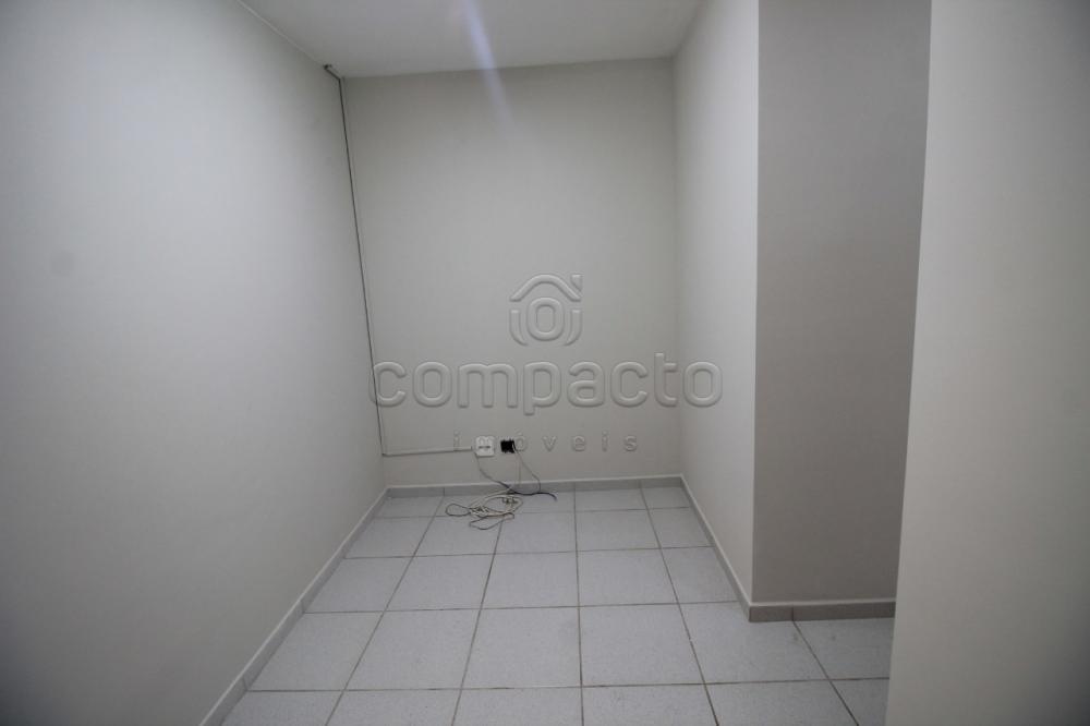 Alugar Comercial / SalaLoja Condom&iacute;nio em S&atilde;o Jos&eacute; do Rio Preto R$ 950,00 - Foto 2