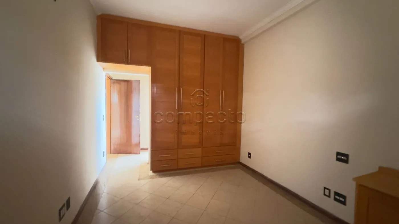 Alugar Casa / Padr&atilde;o em S&atilde;o Jos&eacute; do Rio Preto R$ 6.800,00 - Foto 13