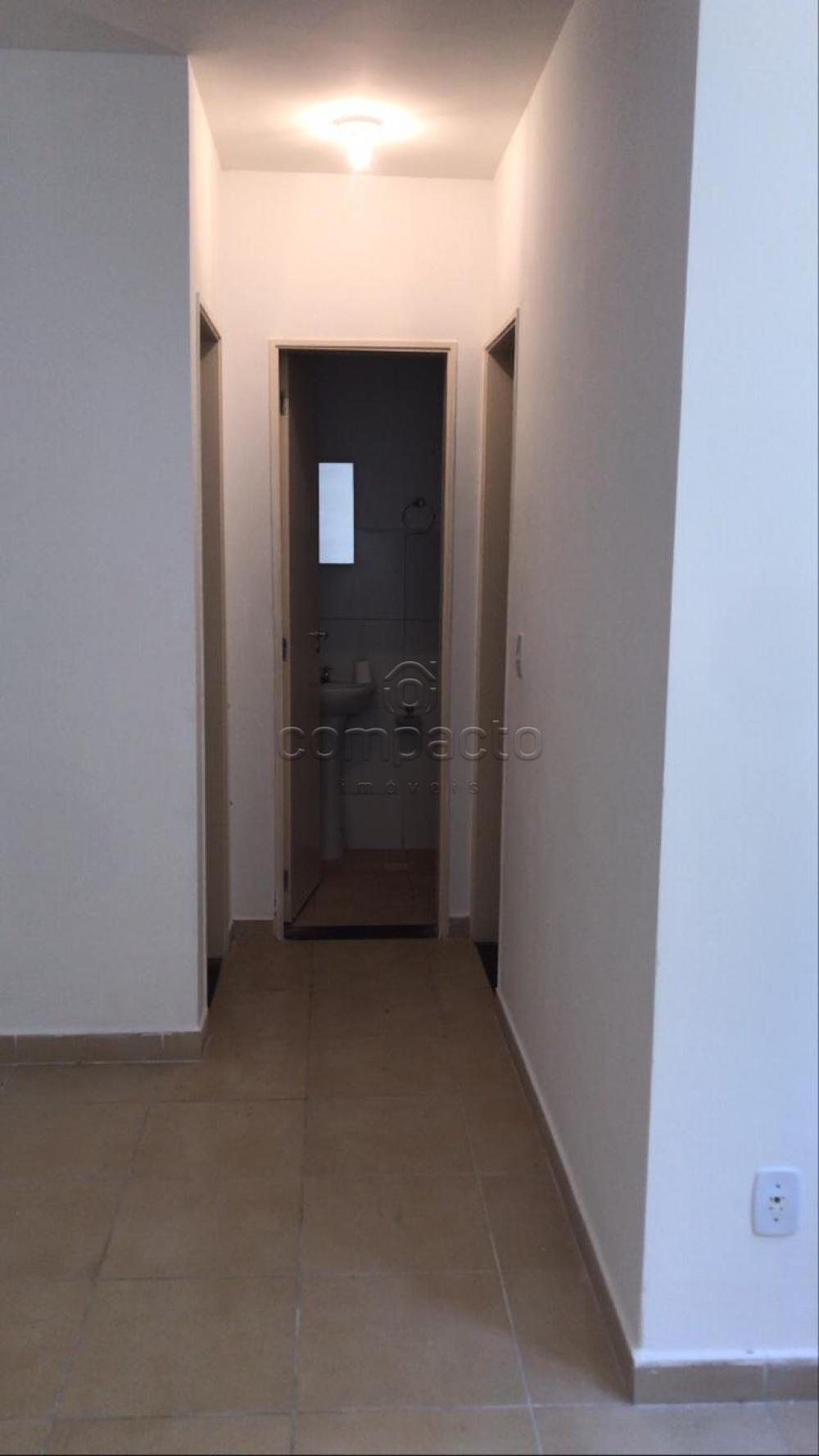 Comprar Apartamento / Padr&atilde;o em S&atilde;o Jos&eacute; do Rio Preto R$ 165.000,00 - Foto 4