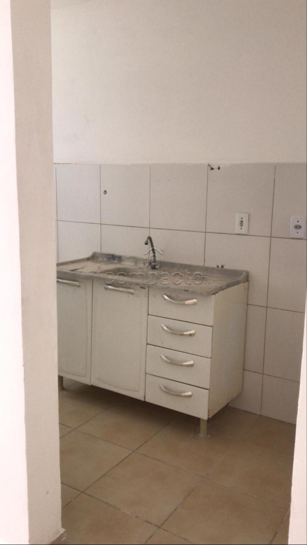 Comprar Apartamento / Padr&atilde;o em S&atilde;o Jos&eacute; do Rio Preto R$ 165.000,00 - Foto 11