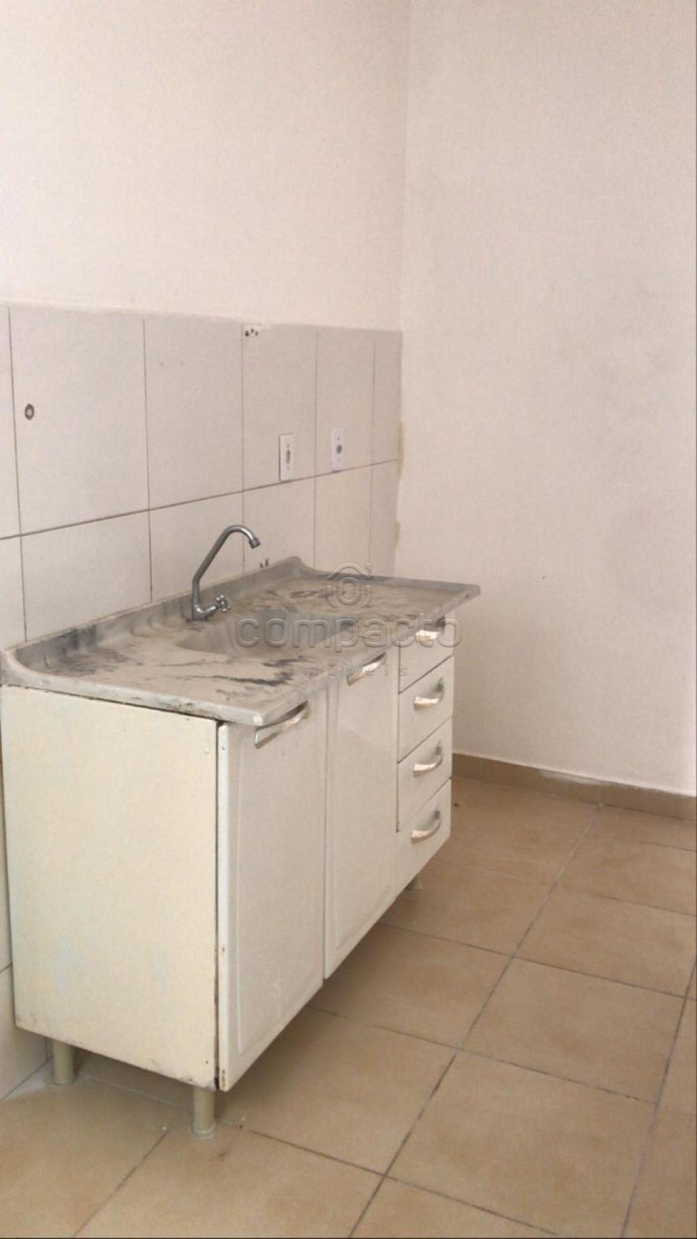 Comprar Apartamento / Padr&atilde;o em S&atilde;o Jos&eacute; do Rio Preto R$ 165.000,00 - Foto 12