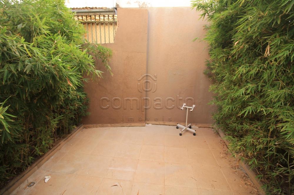 Alugar Comercial / SalaLoja Condom&iacute;nio em S&atilde;o Jos&eacute; do Rio Preto R$ 1.200,00 - Foto 3