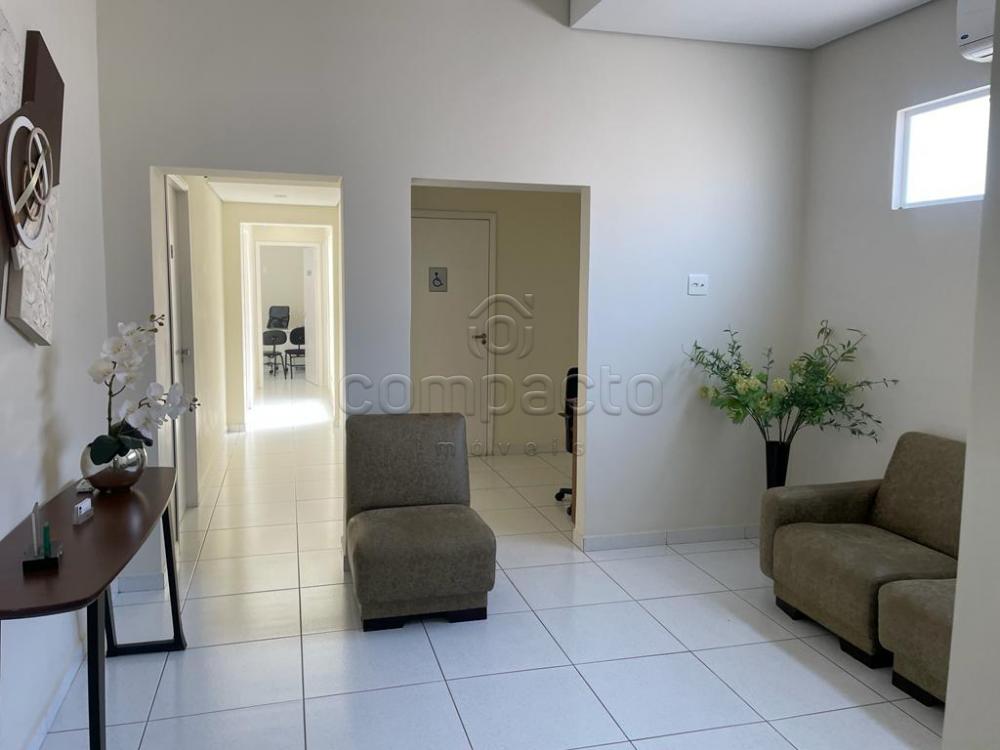 Alugar Comercial / SalaLoja Condom&iacute;nio em S&atilde;o Jos&eacute; do Rio Preto R$ 2.000,00 - Foto 1