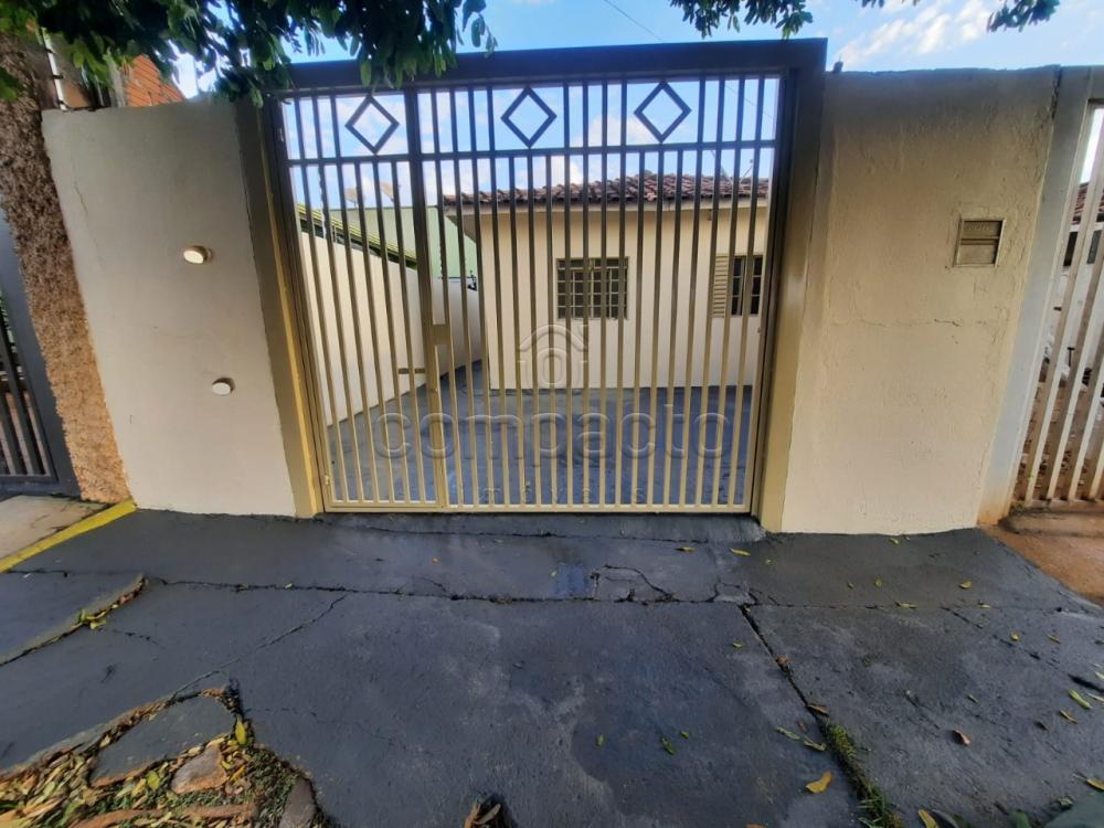 Casa | 2 Dormitórios | 2 Vagas | Próxima à UBS e Comércios