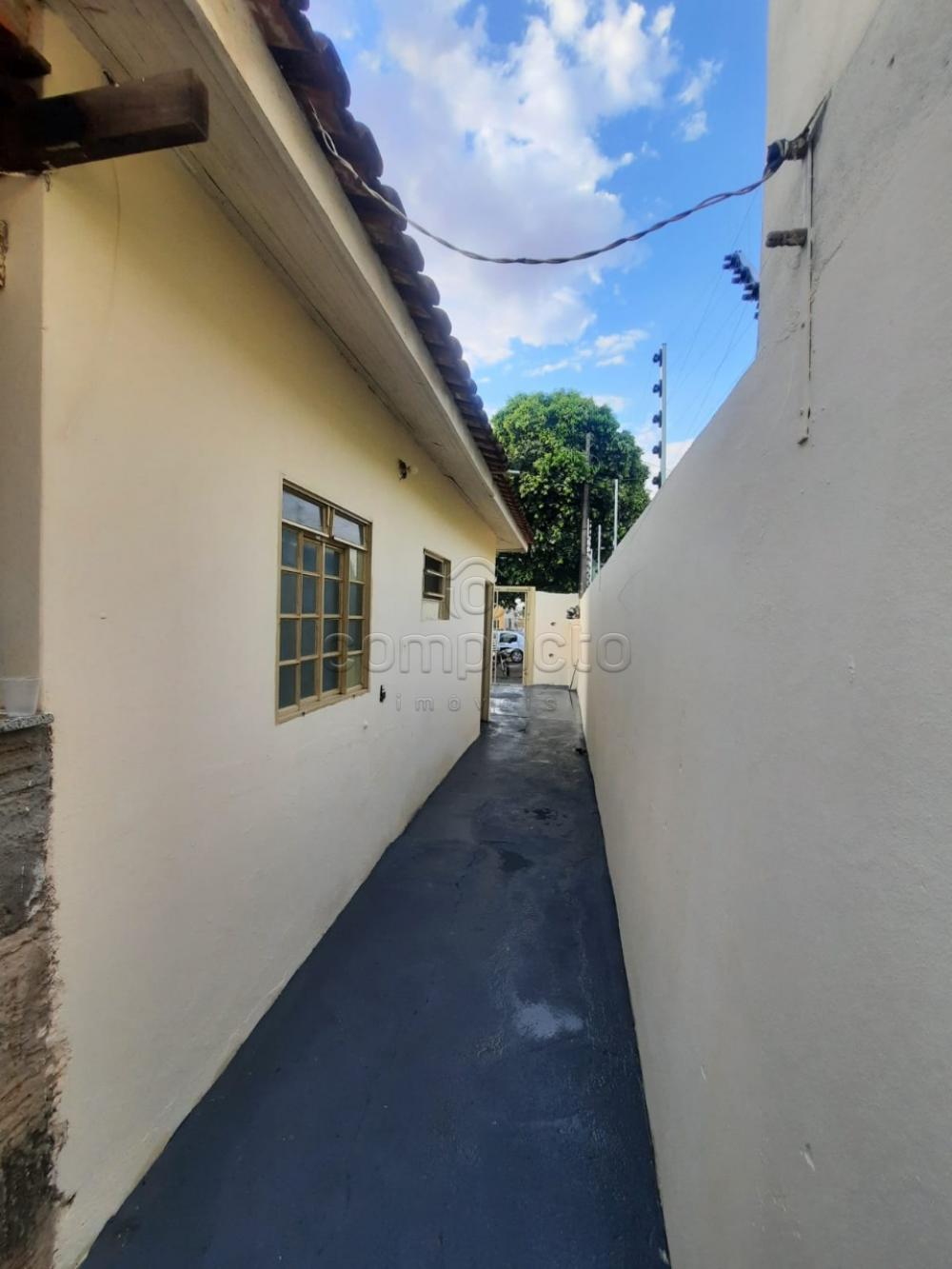 Alugar Casa / Padr&atilde;o em S&atilde;o Jos&eacute; do Rio Preto R$ 1.100,00 - Foto 8