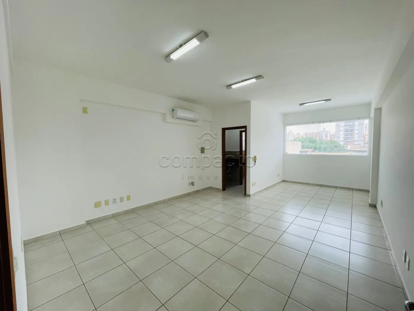 Alugar Comercial / SalaLoja Condom&iacute;nio em S&atilde;o Jos&eacute; do Rio Preto R$ 1.850,00 - Foto 1