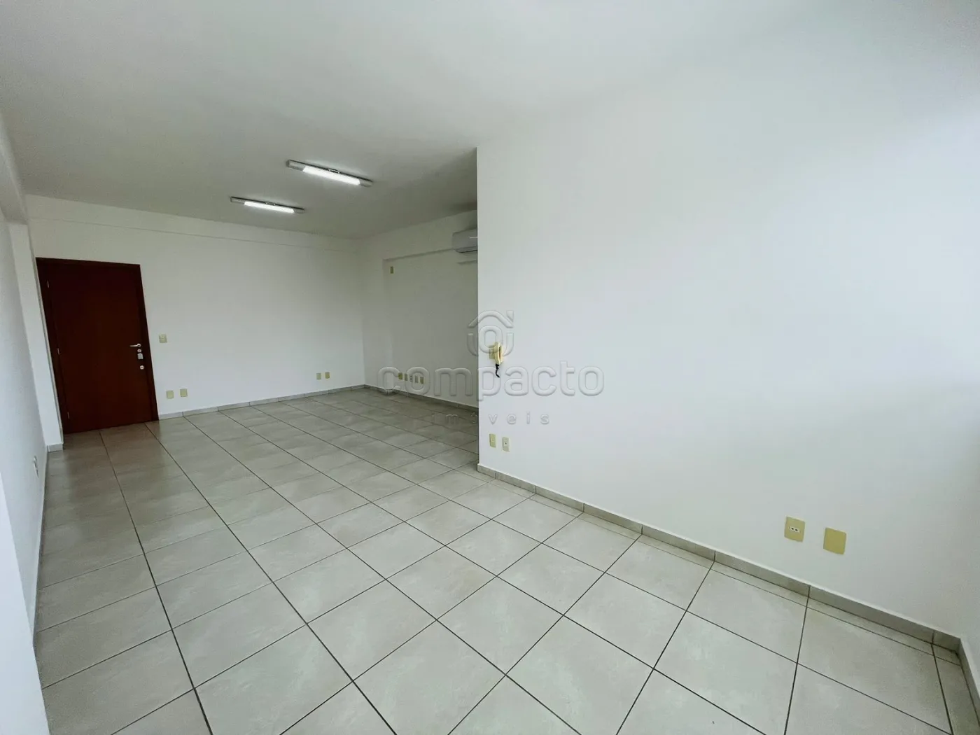Alugar Comercial / SalaLoja Condom&iacute;nio em S&atilde;o Jos&eacute; do Rio Preto R$ 1.850,00 - Foto 3