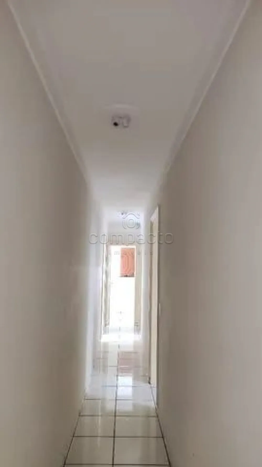 Alugar Casa / Padr&atilde;o em S&atilde;o Jos&eacute; do Rio Preto R$ 1.800,00 - Foto 3