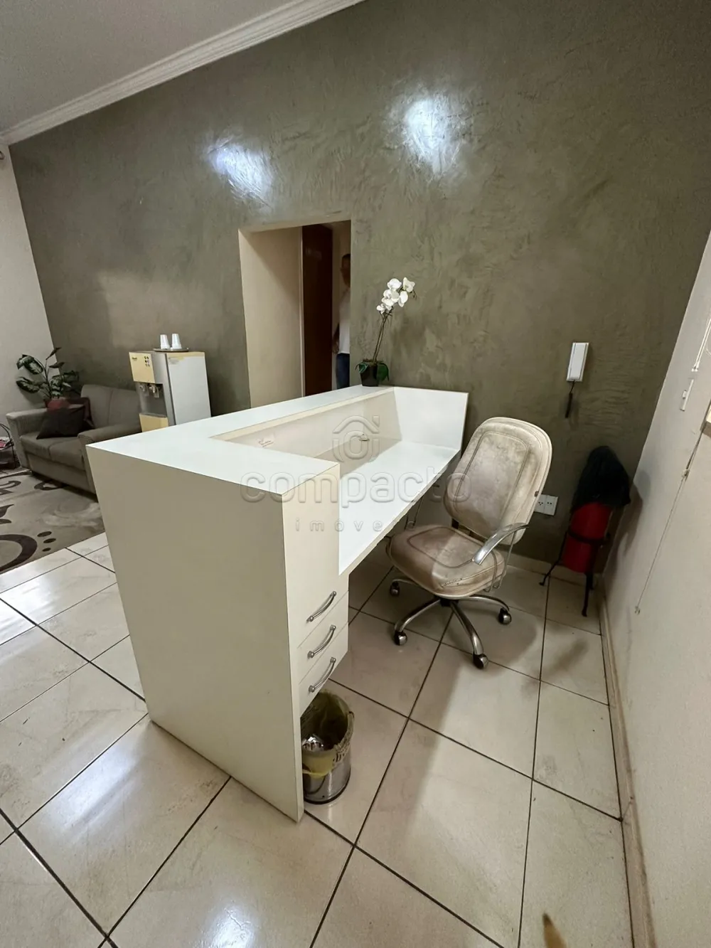 Alugar Comercial / Sala em S&atilde;o Jos&eacute; do Rio Preto R$ 1.100,00 - Foto 3