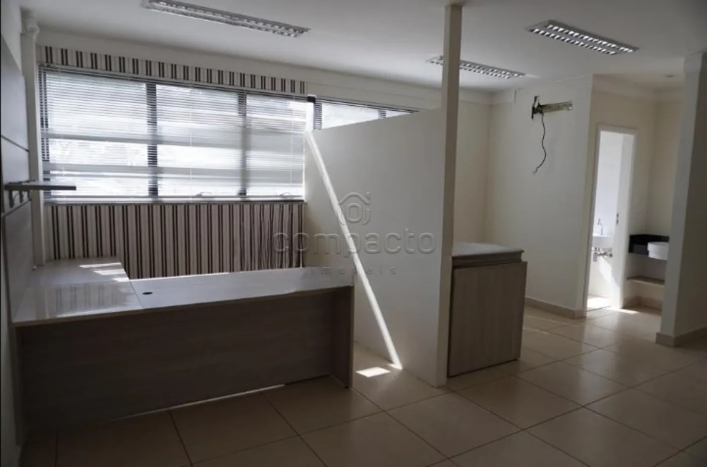 Alugar Comercial / SalaLoja Condom&iacute;nio em S&atilde;o Jos&eacute; do Rio Preto R$ 4.600,00 - Foto 4