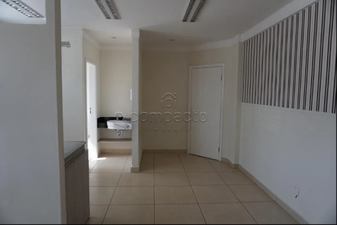 Alugar Comercial / SalaLoja Condom&iacute;nio em S&atilde;o Jos&eacute; do Rio Preto R$ 4.600,00 - Foto 5