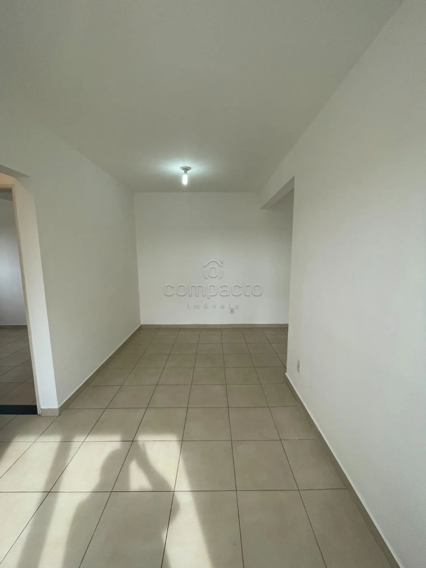 Alugar Apartamento / Padr&atilde;o em S&atilde;o Jos&eacute; do Rio Preto R$ 1.300,00 - Foto 3