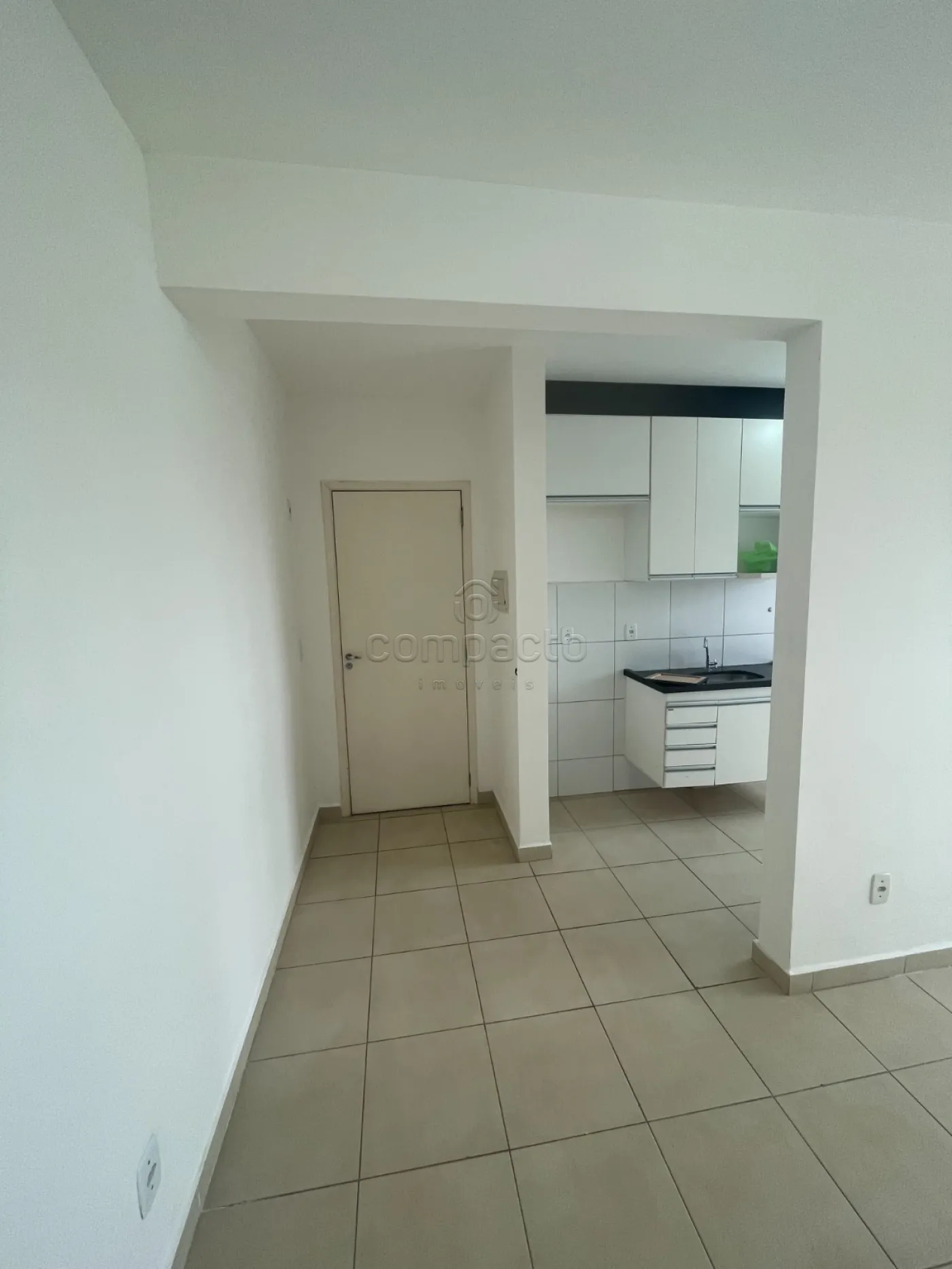 Alugar Apartamento / Padr&atilde;o em S&atilde;o Jos&eacute; do Rio Preto R$ 1.300,00 - Foto 4