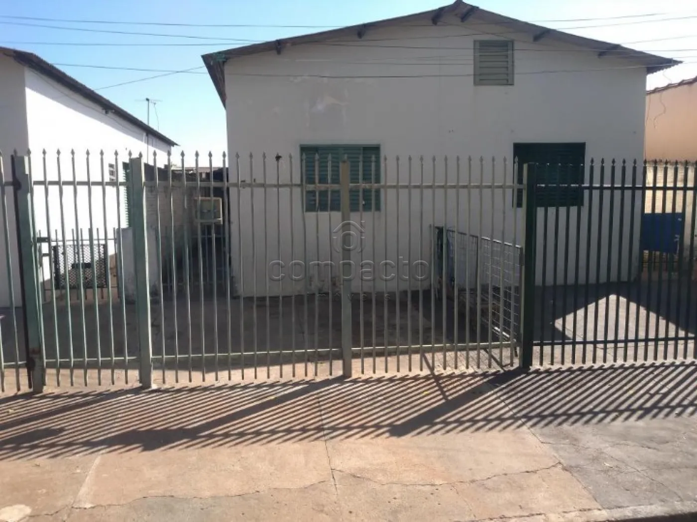 Casa com 1 Dormitório | 40 m² | 1 Vaga de Garagem