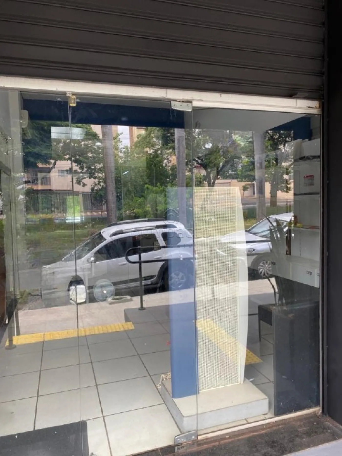 Alugar Comercial / Loja em S&atilde;o Jos&eacute; do Rio Preto R$ 3.600,00 - Foto 2