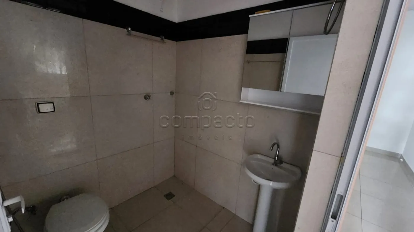 Alugar Casa / Padr&atilde;o em S&atilde;o Jos&eacute; do Rio Preto R$ 2.500,00 - Foto 13