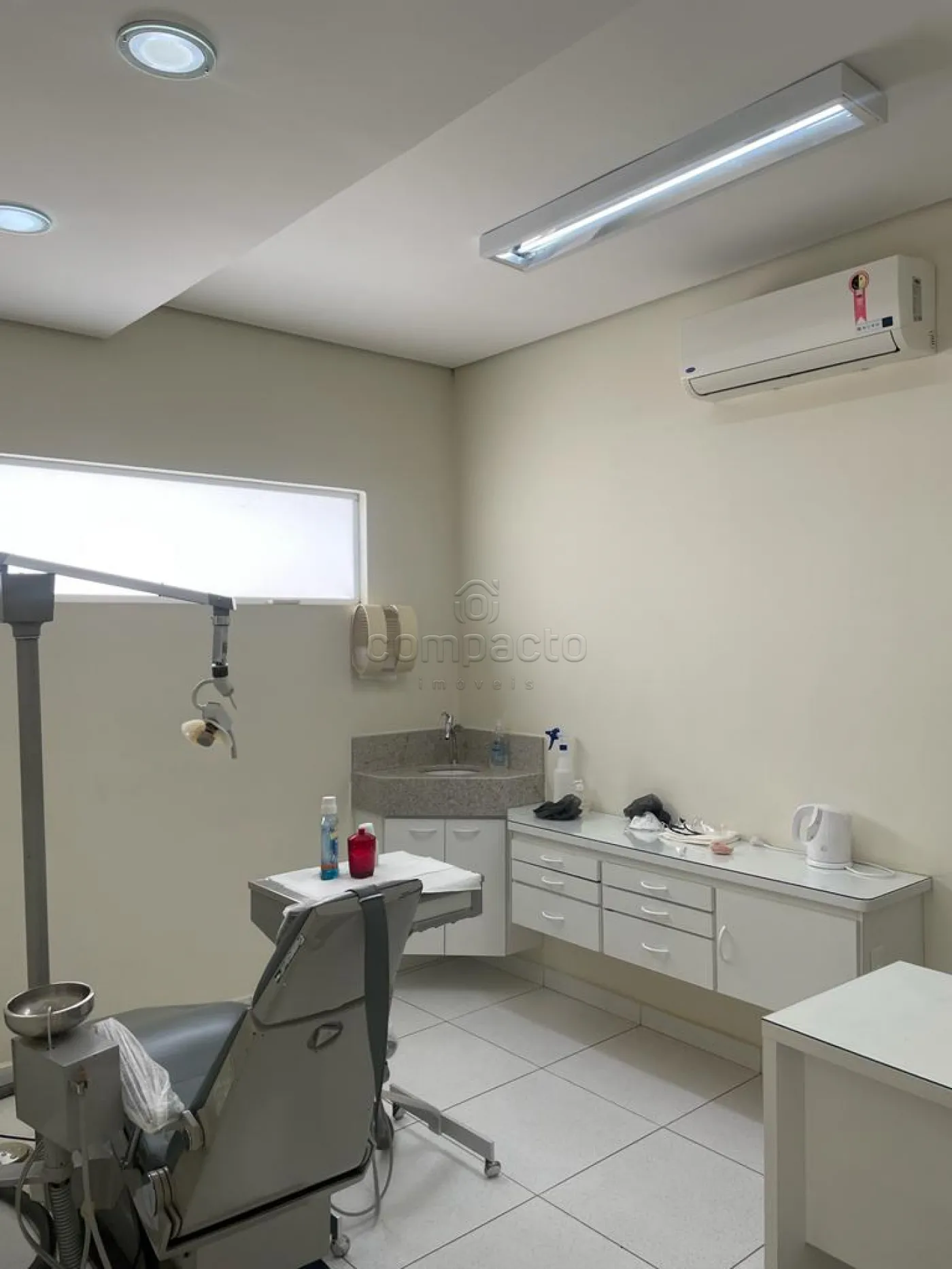 Alugar Comercial / SalaLoja Condom&iacute;nio em S&atilde;o Jos&eacute; do Rio Preto R$ 1.800,00 - Foto 2