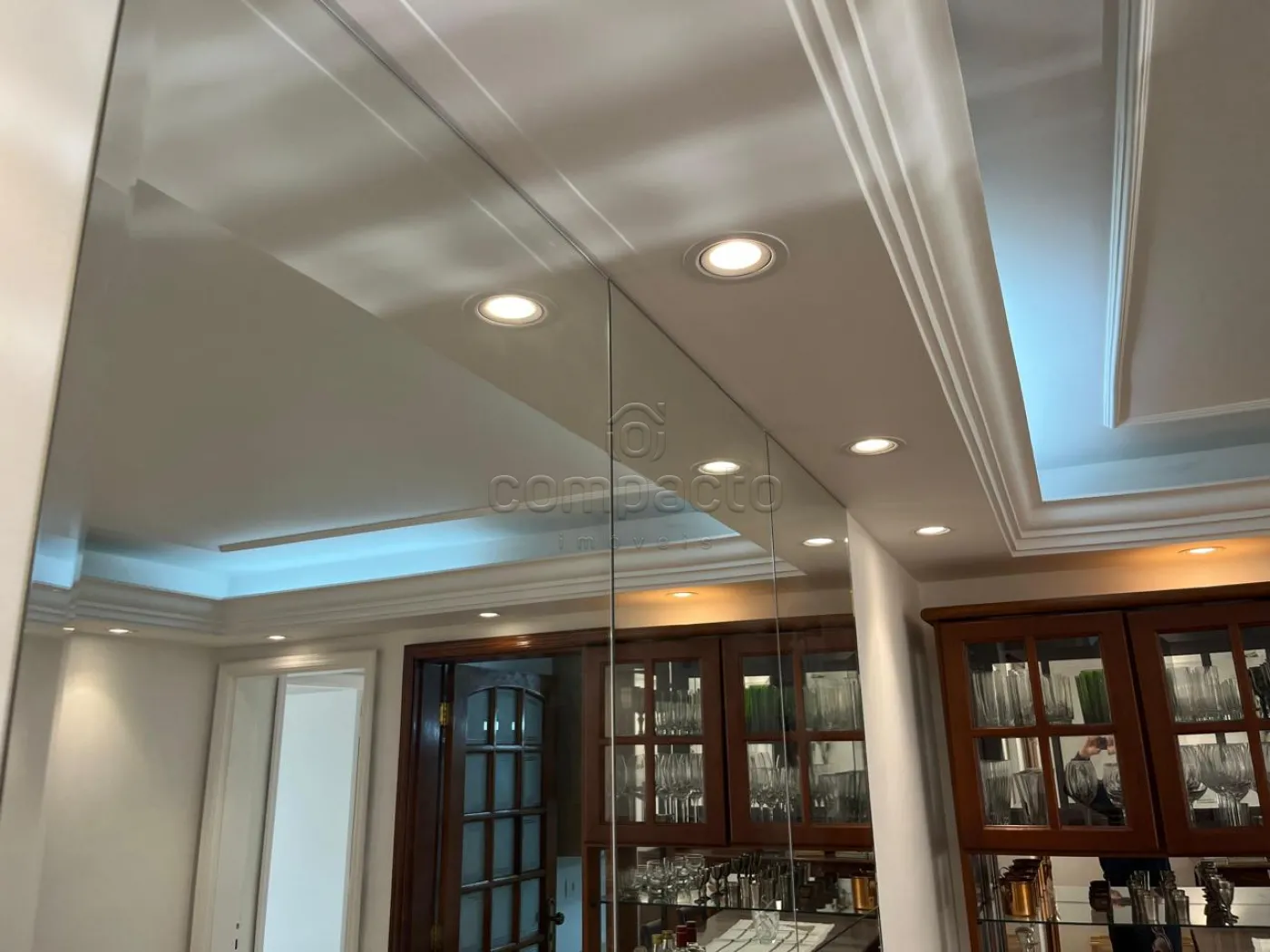 Alugar Apartamento / Padr&atilde;o em S&atilde;o Paulo R$ 6.000,00 - Foto 5