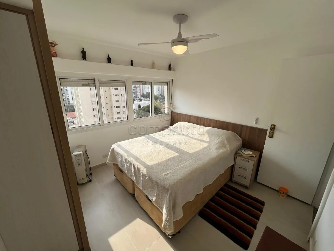 Alugar Apartamento / Padr&atilde;o em S&atilde;o Paulo R$ 6.000,00 - Foto 6