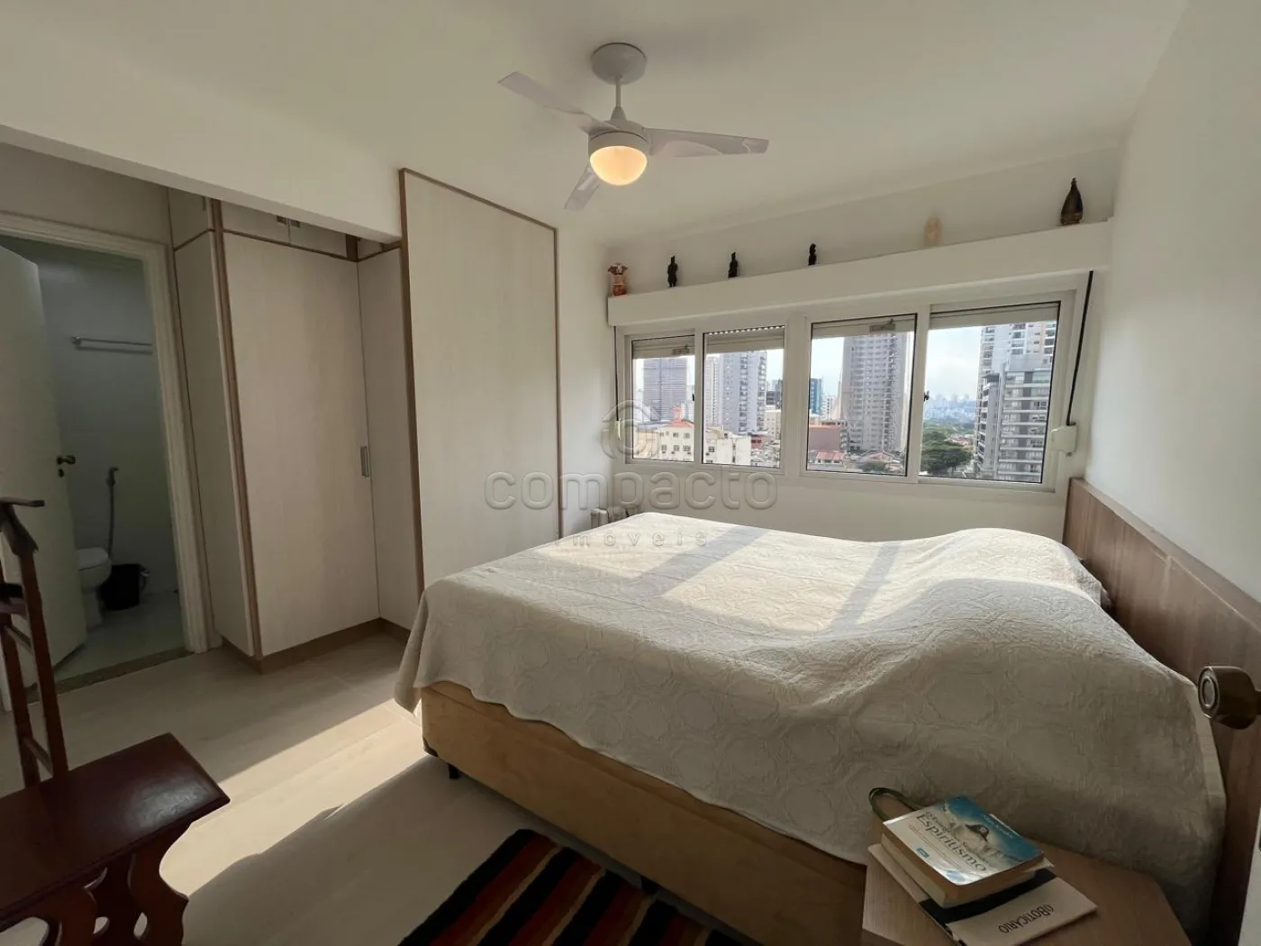 Alugar Apartamento / Padr&atilde;o em S&atilde;o Paulo R$ 6.000,00 - Foto 7
