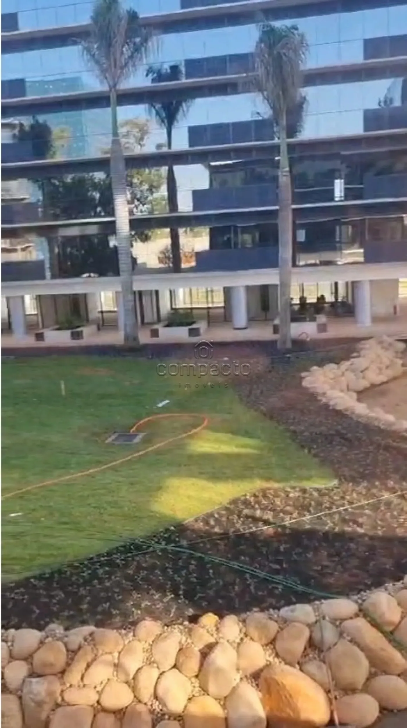 Alugar Comercial / SalaLoja Condom&iacute;nio em S&atilde;o Jos&eacute; do Rio Preto R$ 4.500,00 - Foto 2