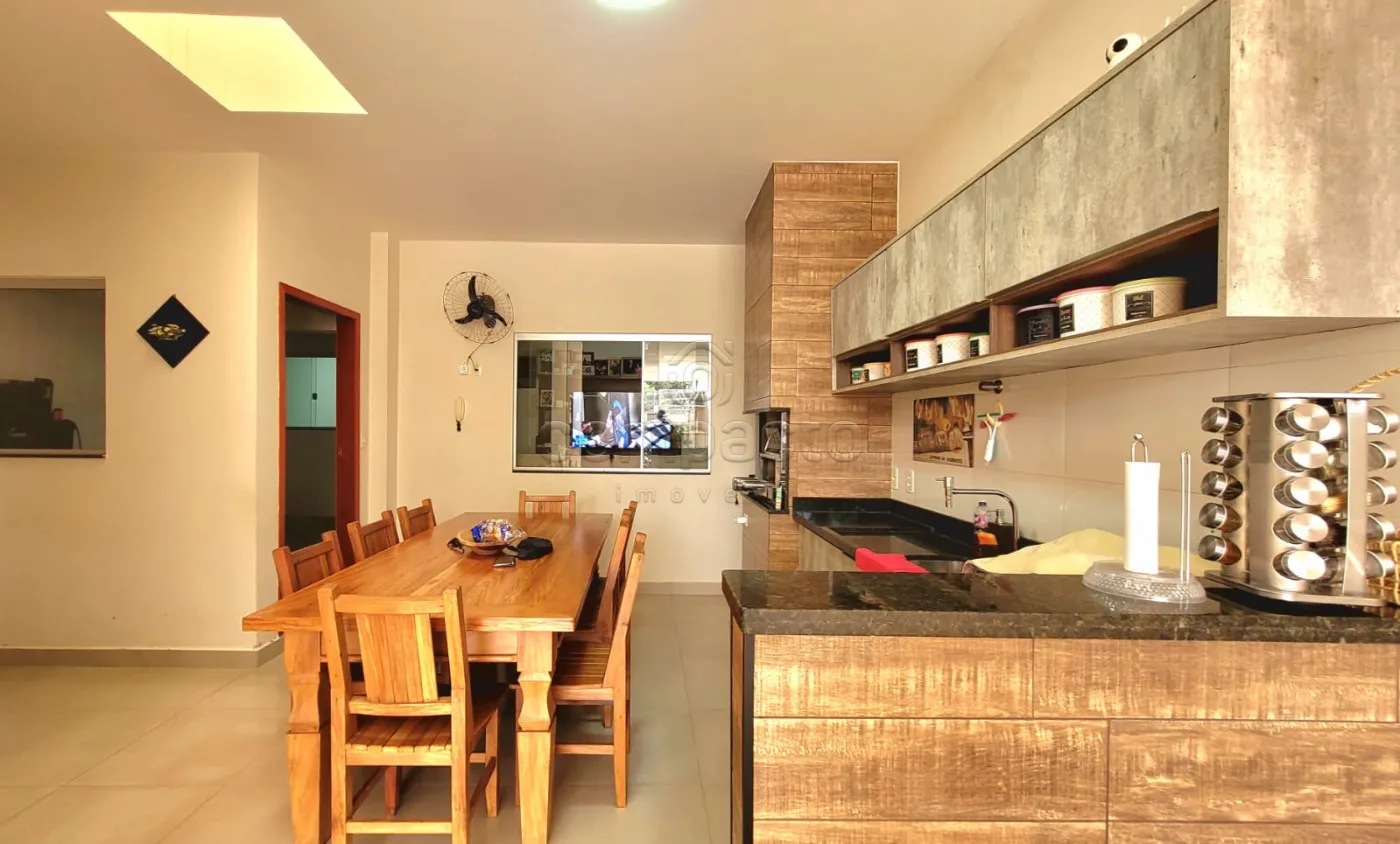 Sobrado 3 Dormitórios (2 Suítes) | 5 Vagas | Área Gourmet | Excelente Localização