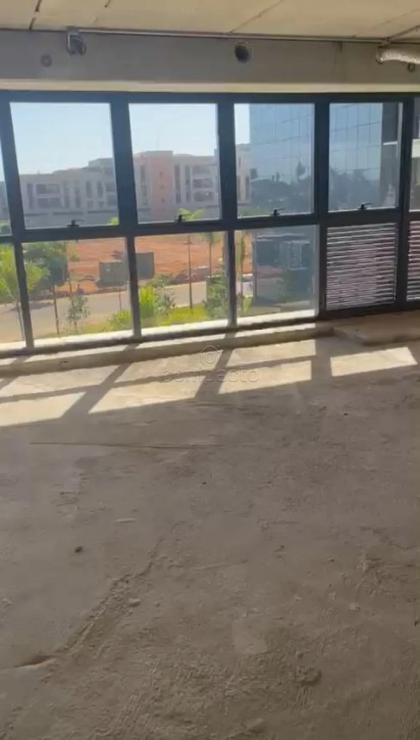Alugar Comercial / SalaLoja Condom&iacute;nio em S&atilde;o Jos&eacute; do Rio Preto R$ 7.800,00 - Foto 1