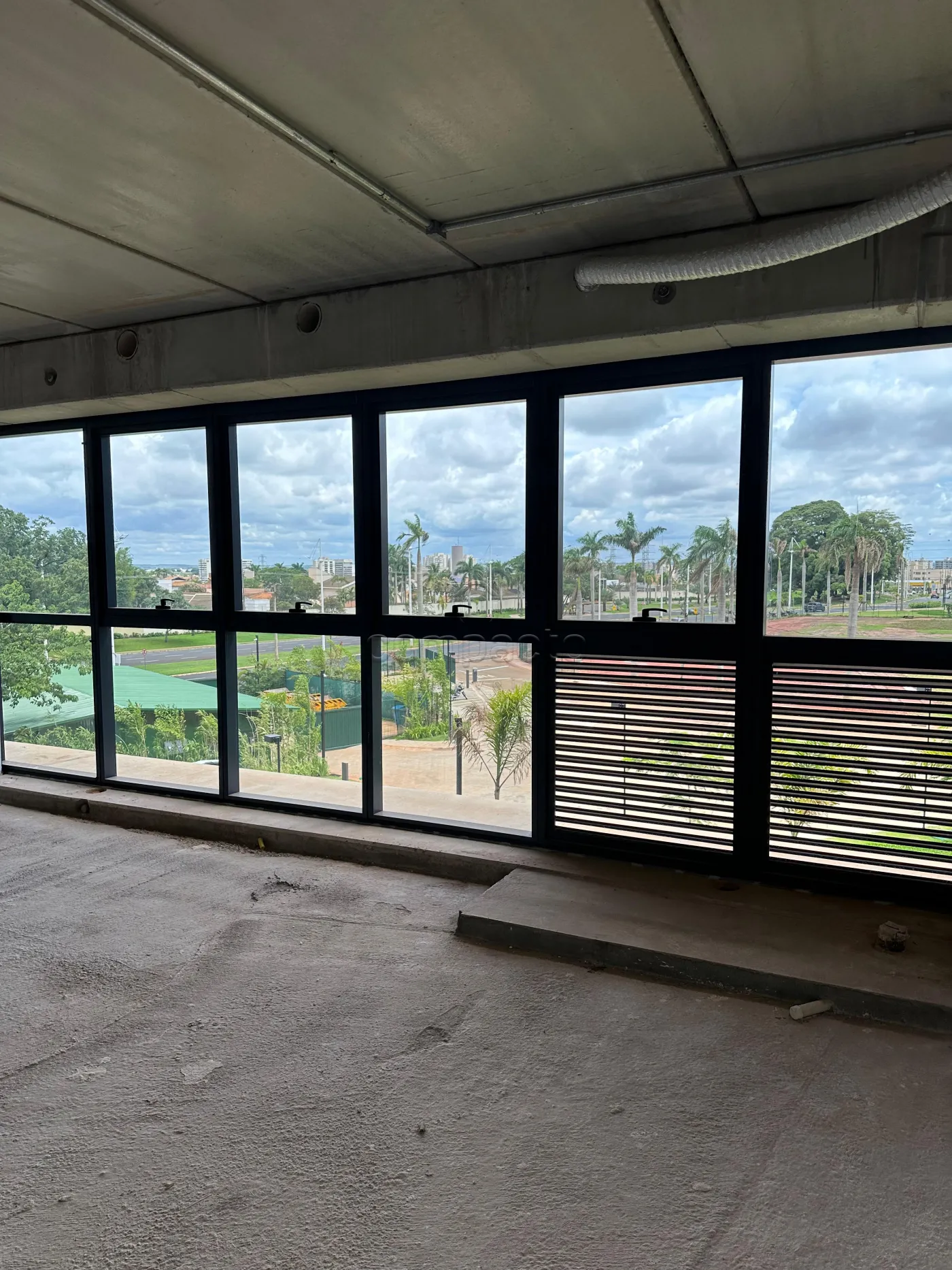 Alugar Comercial / SalaLoja Condom&iacute;nio em S&atilde;o Jos&eacute; do Rio Preto R$ 4.000,00 - Foto 3