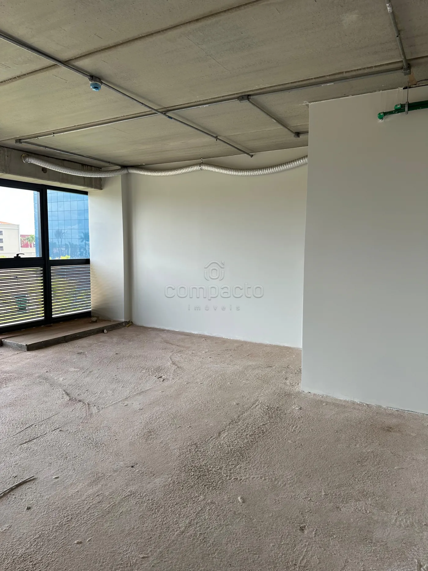 Alugar Comercial / SalaLoja Condom&iacute;nio em S&atilde;o Jos&eacute; do Rio Preto R$ 4.000,00 - Foto 4