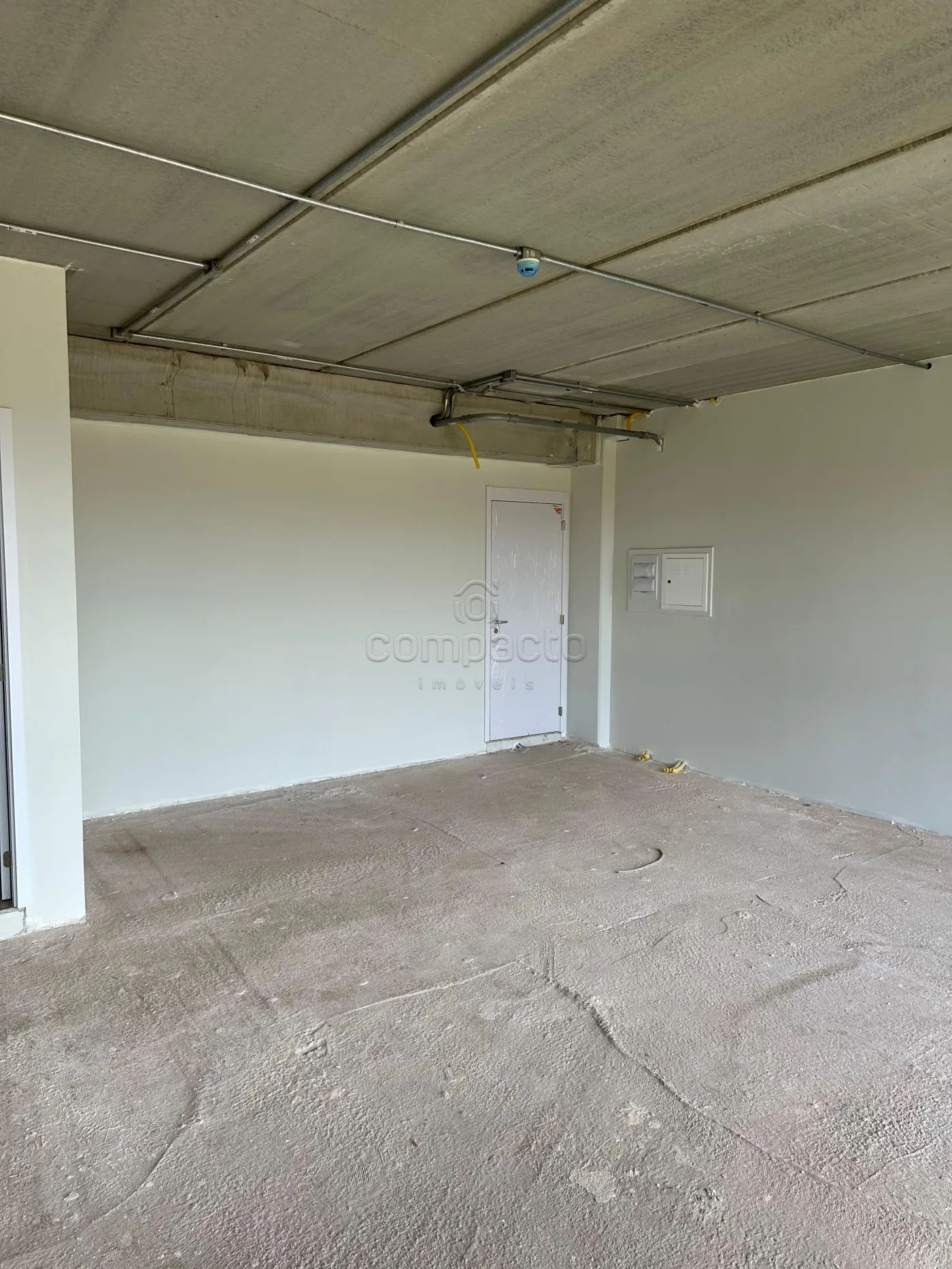 Alugar Comercial / SalaLoja Condom&iacute;nio em S&atilde;o Jos&eacute; do Rio Preto R$ 4.000,00 - Foto 5