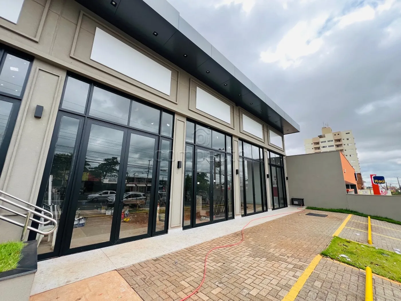 Alugar Comercial / SalaLoja Condom&iacute;nio em S&atilde;o Jos&eacute; do Rio Preto R$ 6.500,00 - Foto 3