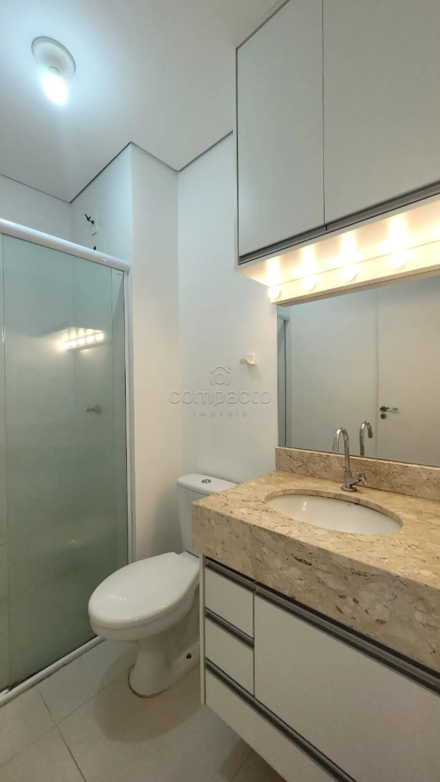 Alugar Apartamento / Padr&atilde;o em S&atilde;o Jos&eacute; do Rio Preto R$ 2.200,00 - Foto 4