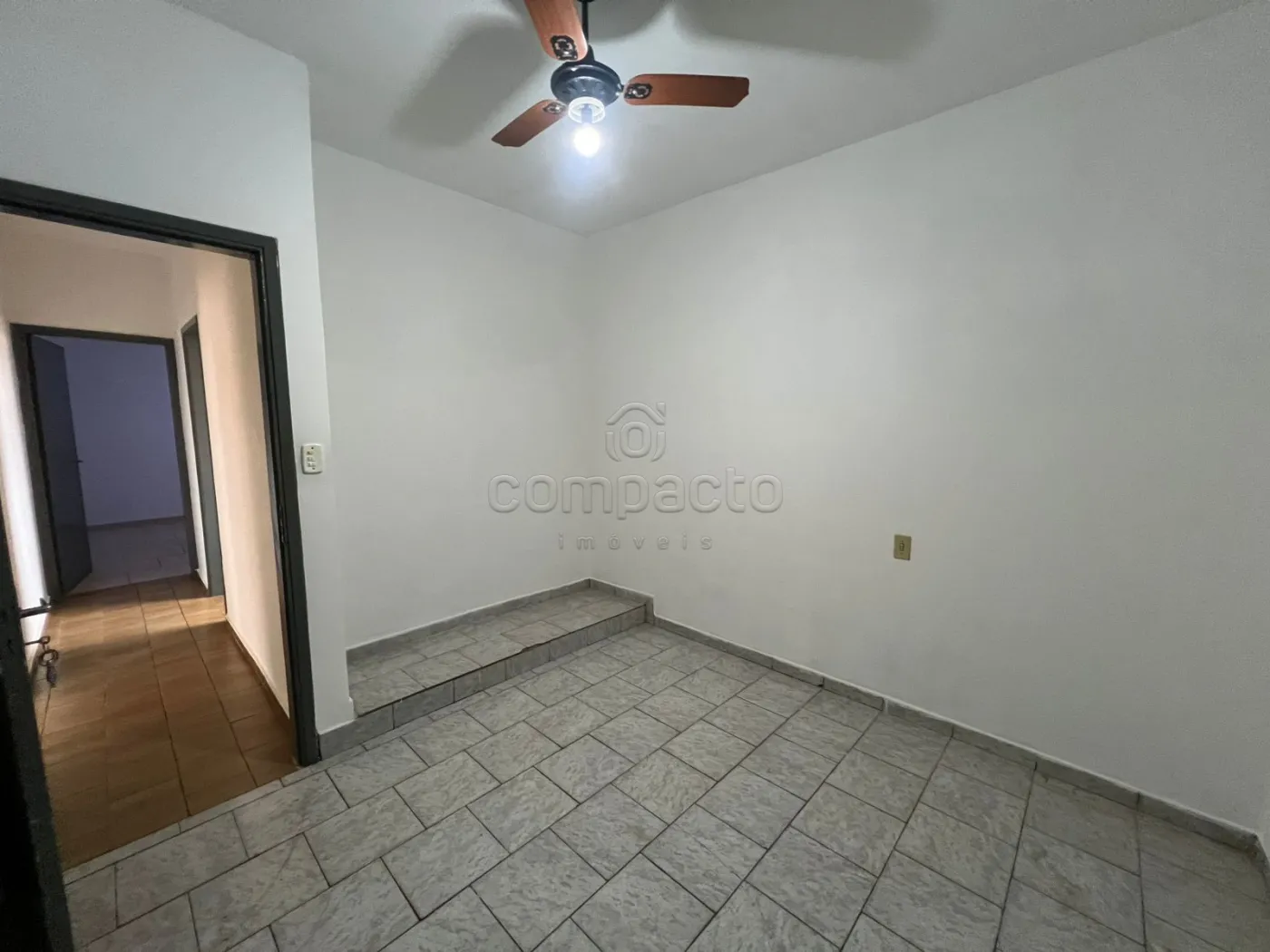 Alugar Casa / Padr&atilde;o em S&atilde;o Jos&eacute; do Rio Preto R$ 1.600,00 - Foto 6