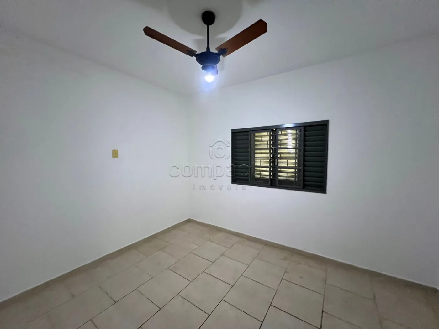 Alugar Casa / Padr&atilde;o em S&atilde;o Jos&eacute; do Rio Preto R$ 1.600,00 - Foto 8