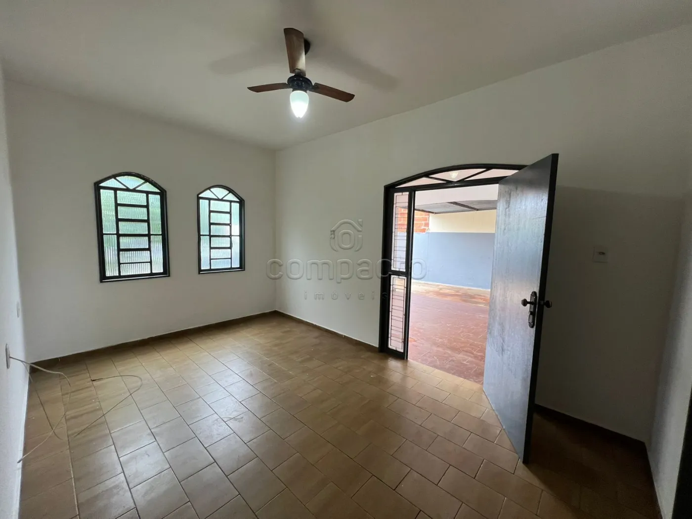 Alugar Casa / Padr&atilde;o em S&atilde;o Jos&eacute; do Rio Preto R$ 1.600,00 - Foto 5