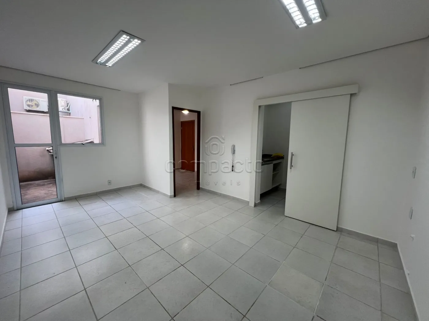 Alugar Comercial / SalaLoja Condom&iacute;nio em S&atilde;o Jos&eacute; do Rio Preto R$ 1.050,00 - Foto 3